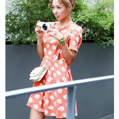 夏季女装裙子韩版修身显瘦花色百褶裙泡泡短袖女连衣裙