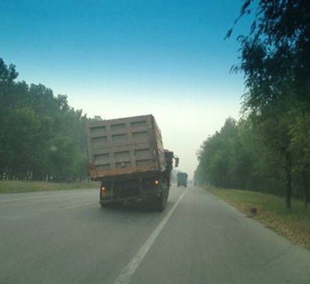 跟着跑了一路，没敢超车