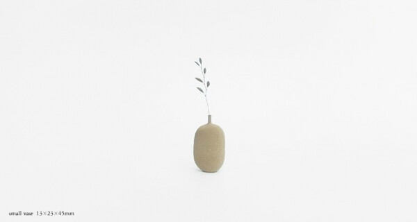 日本大师制作的禅意石头花瓶，超爱~~~