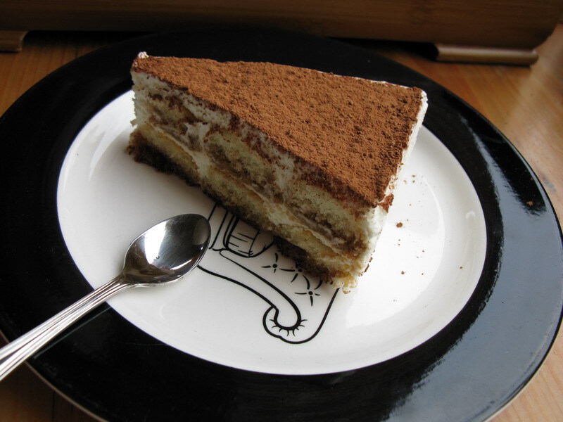 take the cake 得奖;2.piece of cake 小菜一碟;3.