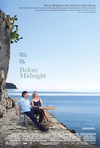 《爱在午夜降临前 Before Midnight 》被影迷奉为爱情圭臬的《爱在黎明破晓前》、《爱在日落黄昏时》迎来了第三部《爱在午夜降临前》。第一部中美国青年杰西（伊桑·霍克 Ethan Hawke 饰）坐火车邂逅法国女孩赛琳（朱莉·德尔佩 Julie Delpy 饰），两人在维也纳度过难忘一晚；9年后的第二部，杰西已成为作家，他的小说让他和赛琳在巴黎重逢，两人于日落前再续前缘。如今又一个九年过去了，杰西与赛琳已经一起生活并有了一对双胞胎女儿，对人生和爱情也有了更多感悟。《爱在午夜降临前》就是撷取他们在希腊伯罗奔尼撒南部小岛度假的最后一天。 类型: 剧情 / 爱情