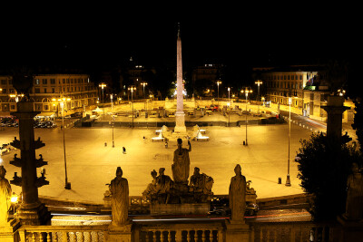 2013年。春日。罗马。共和广场。