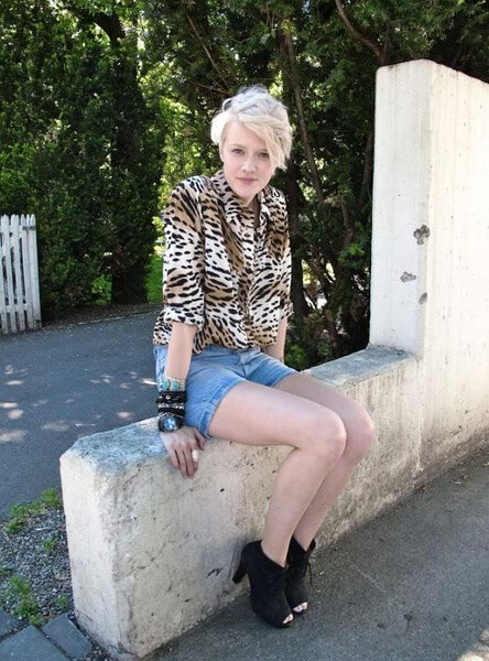 豹纹 + 牛仔短裤