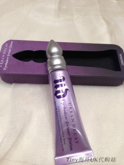 Urban Decay Primer Potion 眼妆底膏 http://item.taobao.com/item.htm?spm=a1z10.1.w4004-3173402246.16.I8tPsy&amp;id=21987575326