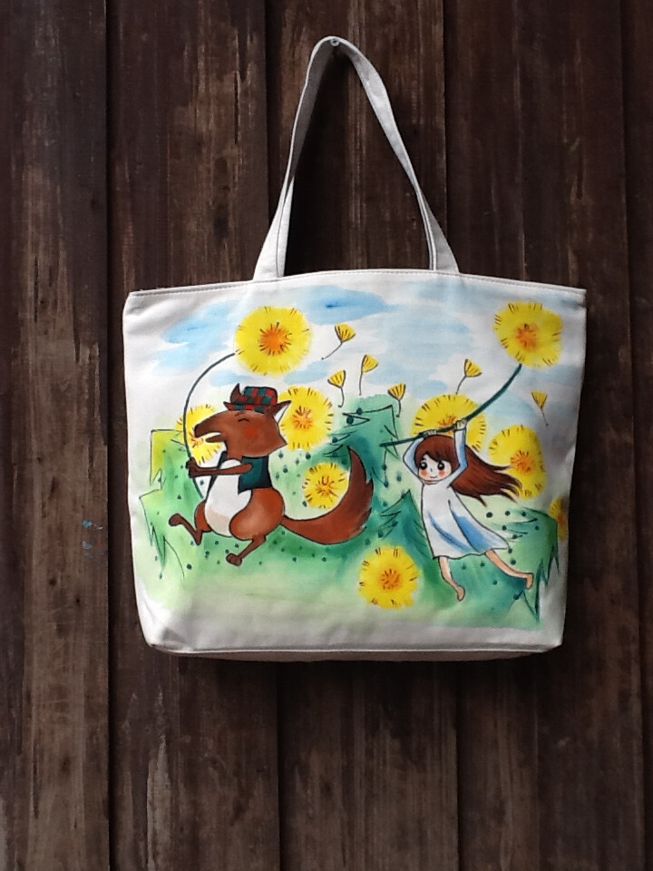 手绘的帆布包包。我就想一直住在童话世界里。