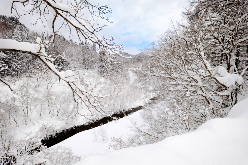 千与千寻汤屋原型【银山温泉】 原址：http://vdisk.weibo.com/s/nG6Bz/1358681415