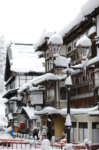 千与千寻汤屋原型【银山温泉】 原址：http://vdisk.weibo.com/s/nG6Bz/1358681415