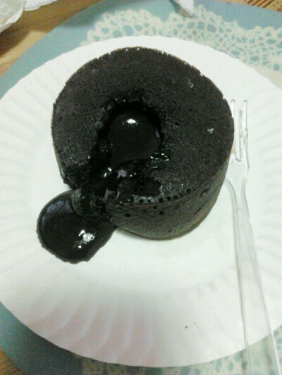 我做的巧克力岩浆蛋糕，非常非常好吃 ..