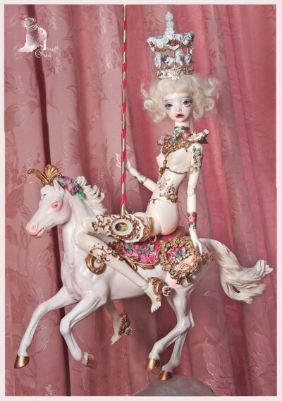 Carousel, a 38cm tall one of a kind resin doll for Jenny Fax exhibition in Isetan, honten, Tokyo.