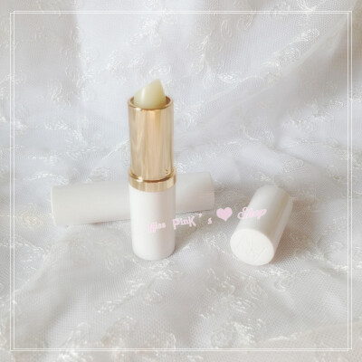 EsteeLauder雅诗兰黛 Lip Conditioner修护润唇膏 SPF15，一款轻盈的唇部护理产品，能同时滋润并保护唇部肌肤。地址：http://item.taobao.com/item.htm?spm=686.1000925.1000774.56.gSReNf&amp;id=19631518053