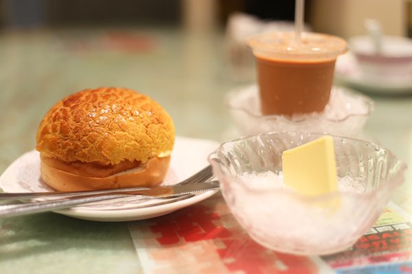 菠萝油、奶茶