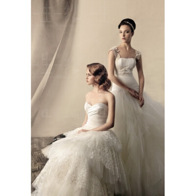 法国 Papilio 服装品牌2013新款婚纱系列