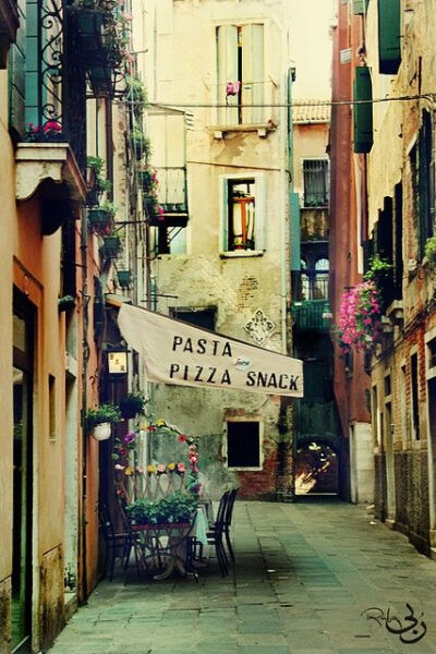 小巷里的披萨店ㅣ罗马