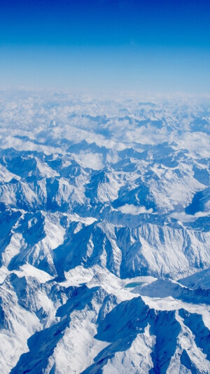 雪峰连绵