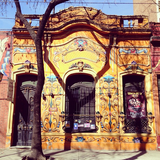 A beautiful house next to the Carlos Gardel museo