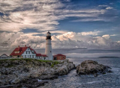 这世间的旅人那么多，你曾照亮过谁的路？