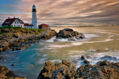 在漫漫的人生路上，我们每个人的心中都有一盏明灯，它将指引我们所前进的方向。它是灯塔，是信念，是理想。