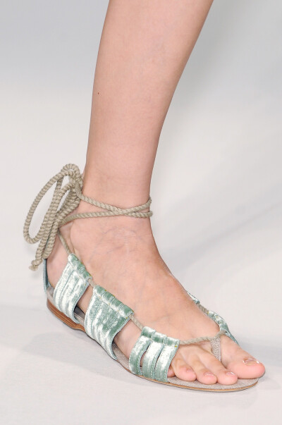 Alberta Ferretti Spring 2011（omg i luv it!!!!!!）