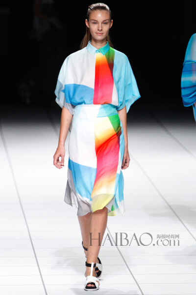 三宅一生 (Issey Miyake) 2014春夏女装秀