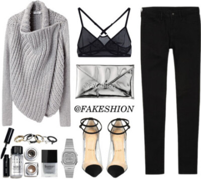 △Cardigan: Helmut Lang ▲Jeans: Uniqlo △Pumps: Christian Louboutin ▲Watch: Casio