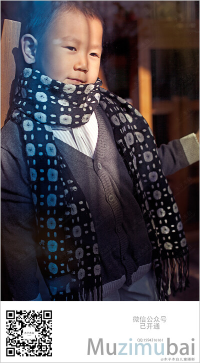 #外景系列# 一杯阳光全撒在身上，妈妈用围巾把顽皮的阳光擦成暖暖的黄色