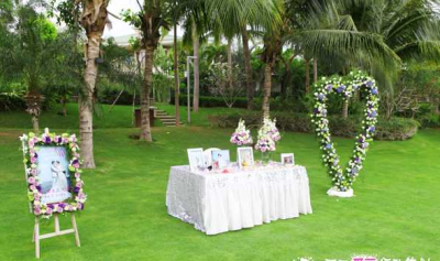 三亚国光豪生酒店草坪婚礼 http://www.china-ali.cn/hunli/caopinghunli.html 今天讲的这个草坪婚礼是海南三亚的国光豪生酒店举办的草坪婚礼，国光豪生位于三亚的三亚湾区域，是三亚湾周边有数的五星级酒店之一。也…