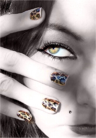 Leopard nails