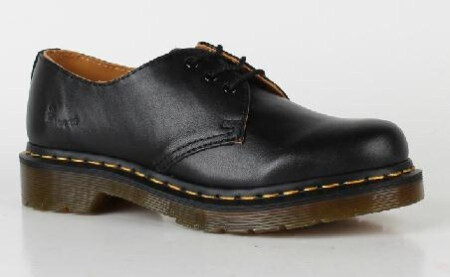 dr.martens1461黑色(软皮)朋克punk朋克马丁鞋 http://item.taobao.com/item.htm?id=21889687383