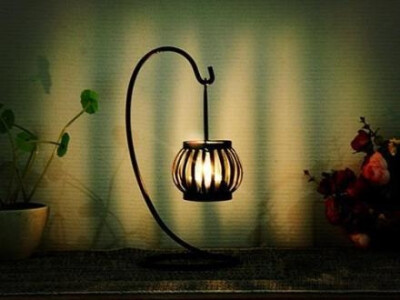 一盏灯，点亮的不只是房间，更是你的心。