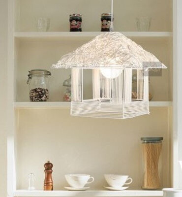 一盏灯，点亮的不只是房间，更是你的心。