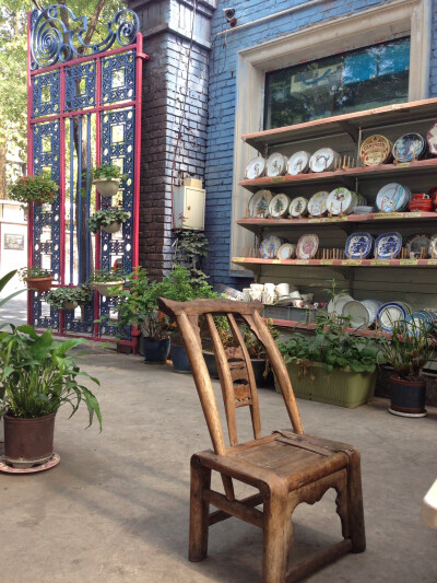 安静的瓷器小店