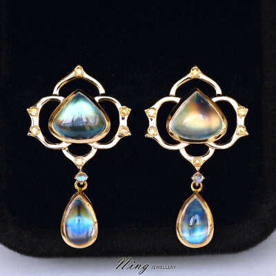 Ning Jewellery{梦回.唐}18K镶嵌月光石黄色蓝宝石耳坠 http://item.taobao.com/item.htm?spm=a1z10.1.w4004-61803132.2.tRdNCM&amp;id=35478027753