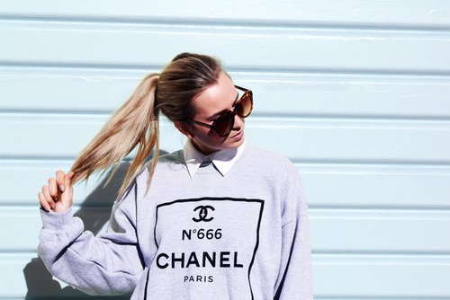 来自❤FANCY欢喜网❤ World famous (on the internet at least..) and completely badass Chanel no. 666 Sweatshirt.