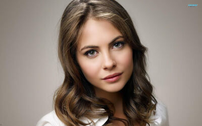 Agnes Andrews ; Willa Holland