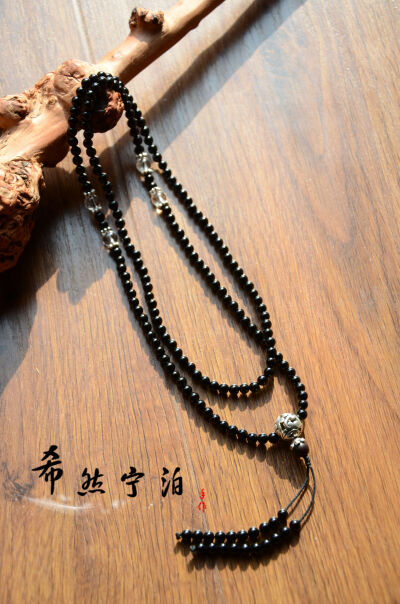 黑玛瑙 白水晶 手链 项链 淘宝店：希然宁泊 aipanzhuzhu.taobao.com