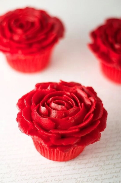 「杯子蛋糕」蛋糕 亮红系 甜蜜花朵