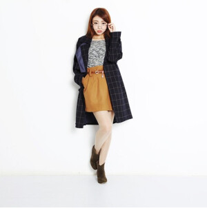 韩国定制侦探款风衣大格子双排扣呢大衣外套（￥178）      淘宝地址：http://item.taobao.com/item.htm?spm=a1z0k.6846101.1130973721.d4912497.c92CVM&amp;id=35388776671