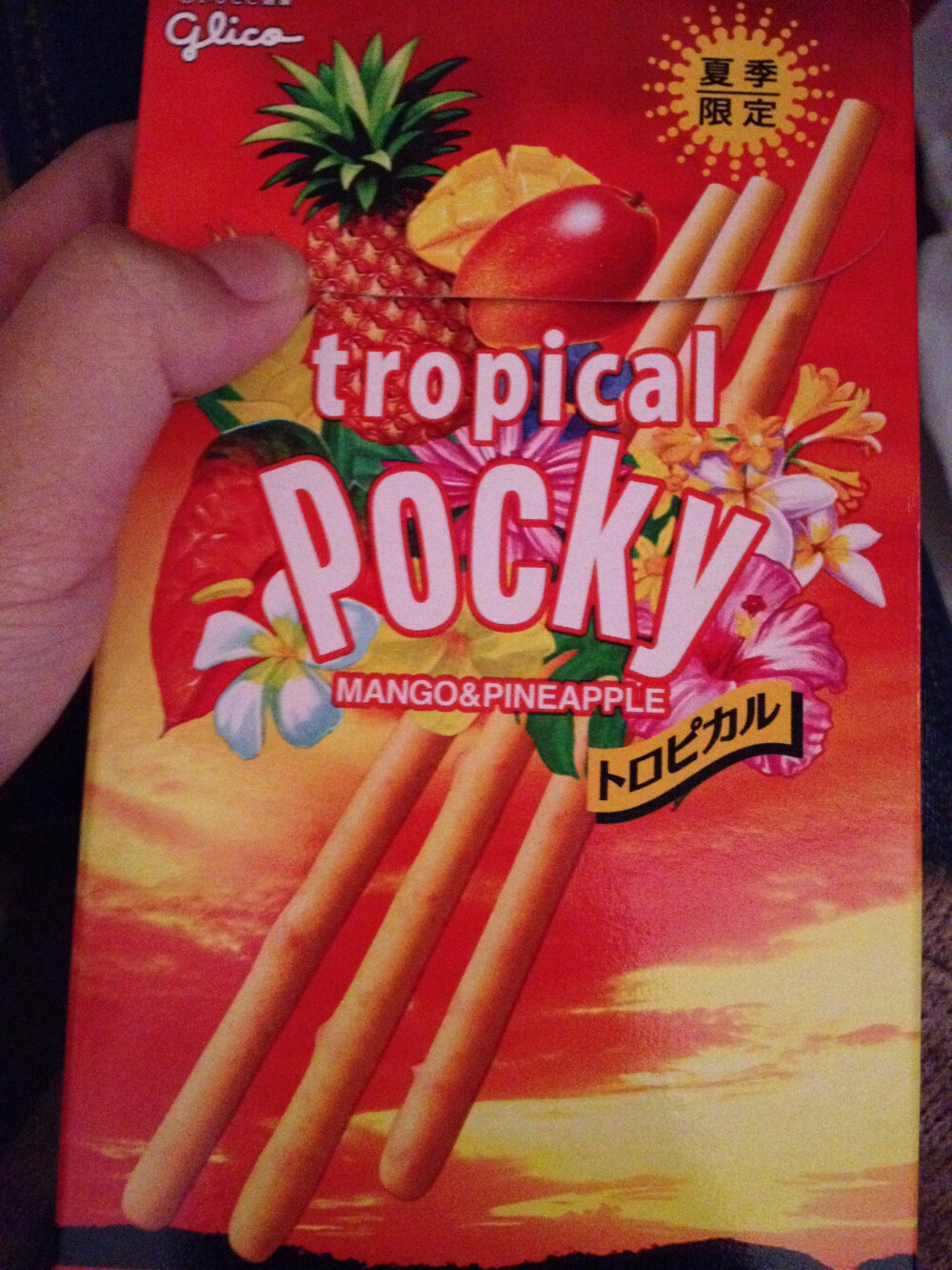 pocky 芒果和菠萝味 很奥妙的味道