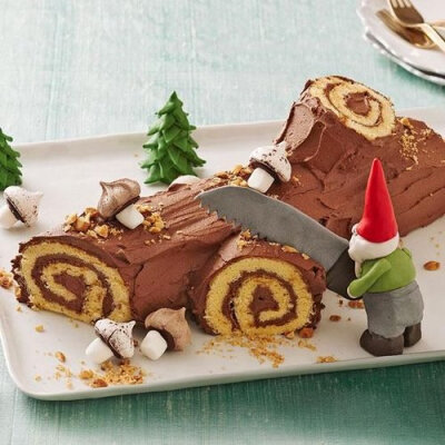 木材蛋糕 Yule log - 法国 Yule其实是耶诞节的旧称，从维京人到至今的冬季庆典。英格兰传统的耶诞节是在林子里砍柴拖曳回去放置在壁炉内，从耶诞平安夜开始燃烧12天，这木材就叫Yulelog（耶诞材）！原本为法国人在…