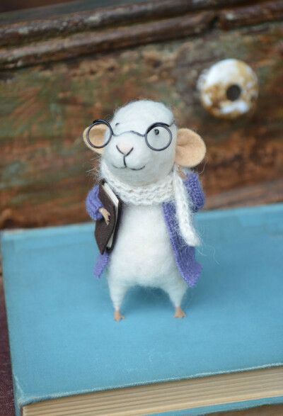 精灵鼠小弟(≧ω≦)