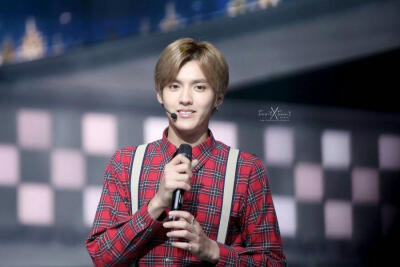 EXO 红格子克里斯哥哥怎么是冷都男呢