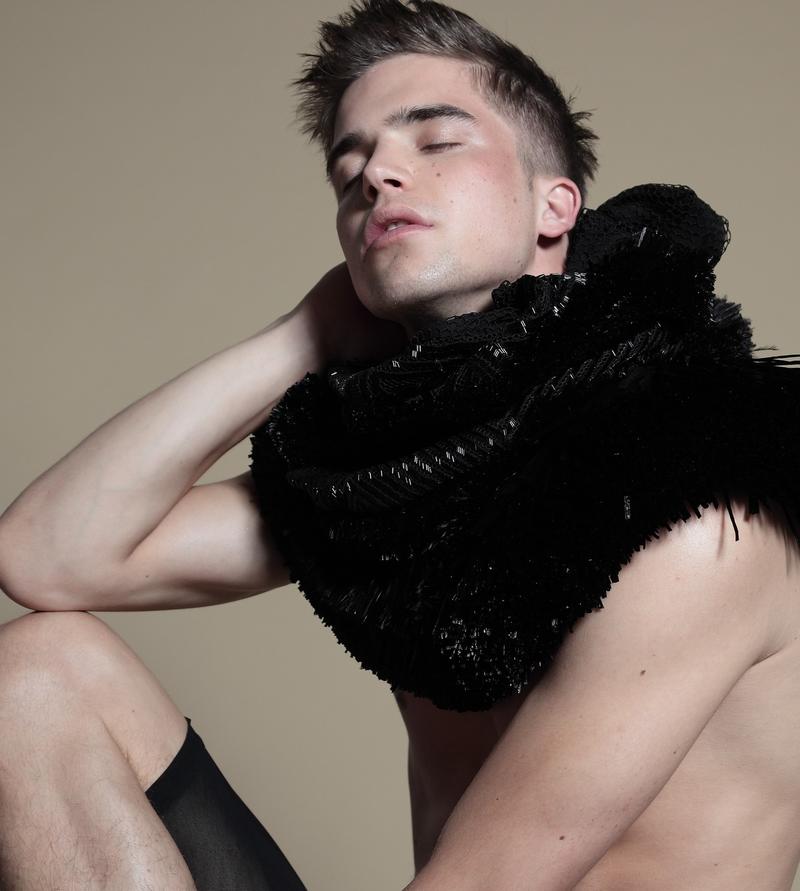 西班牙男模River Viiperi for ODDA issue2