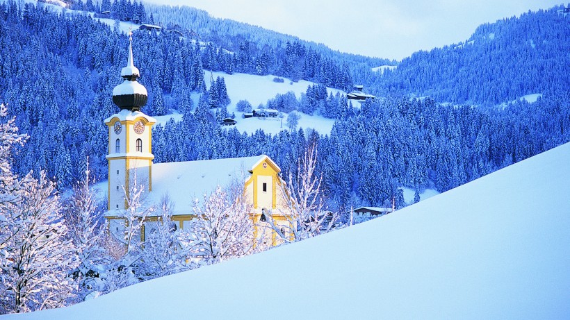 雪景，林中小屋