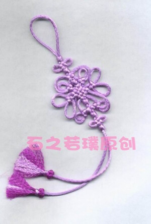 《私家中国结》之《无题》——早期原创作品之一，逐渐形成了自己的穗子风格~