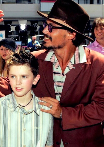 查理和巧克力工厂Charlie and the Chocolate Factory (2005)弗莱迪·海默Freddie Highmore X 约翰尼·德普 Johnny Depp