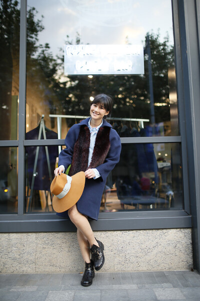 陈燃的淘宝店http://shop105876710.taobao.com/?spm=0.0.0.0.6OglWm 价格没有下4位数的，小心点戳，不过搭配还是很漂亮的！给这位中国ITGIRL点个赞吧。