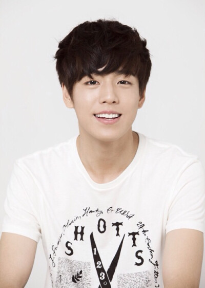 Lee Hyun Woo 李玹雨