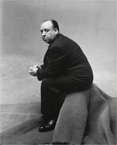 阿尔弗雷德·希区柯克，（Sir Alfred Hitchcock，1899年8月13日－1980年4月29日）原籍英国，是一位闻名世界的电影导演，尤其擅长于拍摄惊悚悬疑片。希区柯克在英国拍摄了大批默片和有声片，之后，他前往好莱坞谋求发…