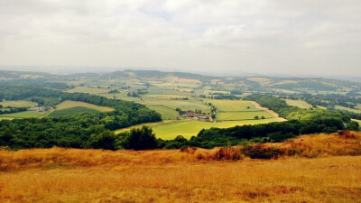 阴天的Malvern hill，田园拼接的英国