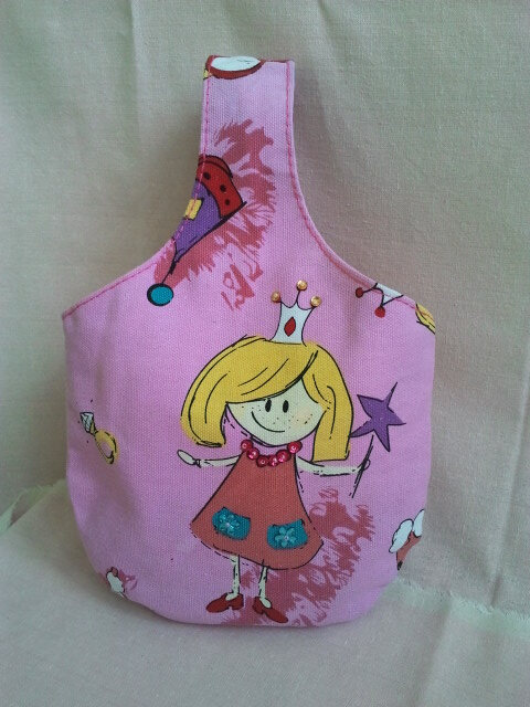 单环小托特包 Mini Tote Bag (Double Sided) [粉红小公主] http://ninihandmade.blogspot.com/2012/12/blog-post.html